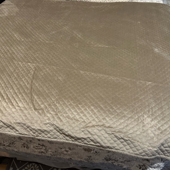 Pendleton Other - Pendleton Silver Quilted Bedspread
